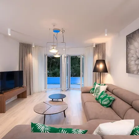 01 Apartment Promajna