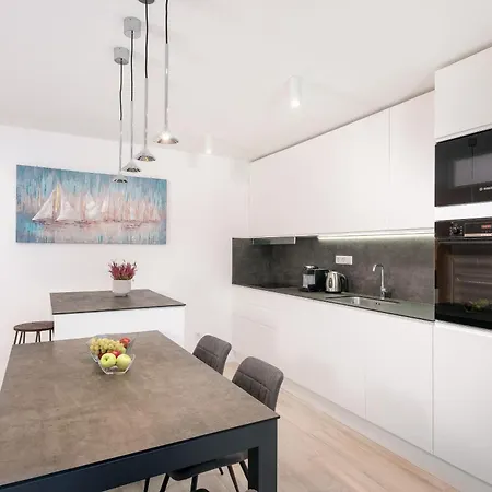 01 Apartment *