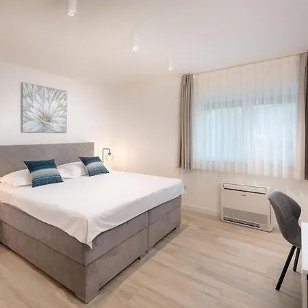 Apartment 01